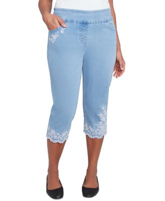 Alfred Dunner - Petite Floral-Embroidered Scalloped Capri Pants
